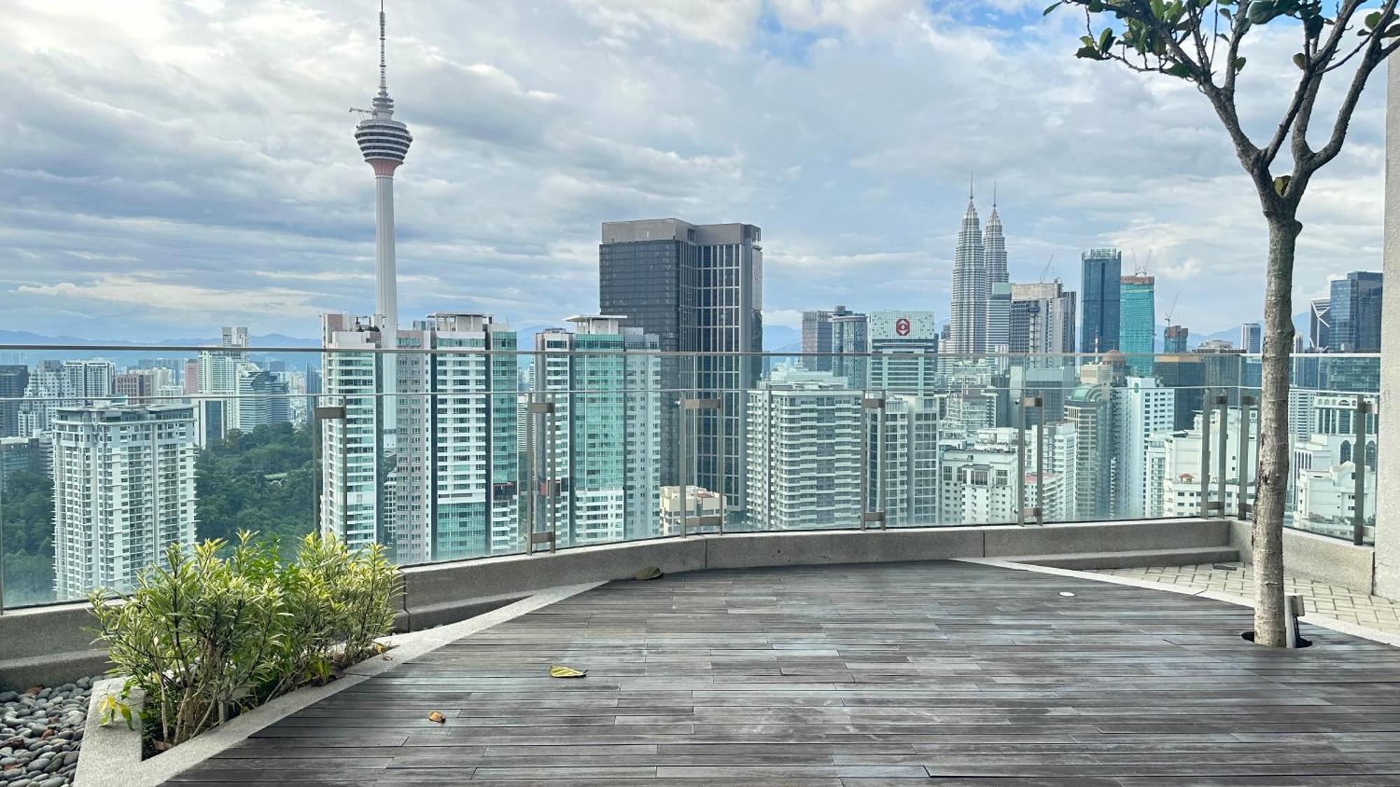 Skyline View In Bukit Bintang The Robertson 42F Apartment Куала Лумпур Екстериор снимка